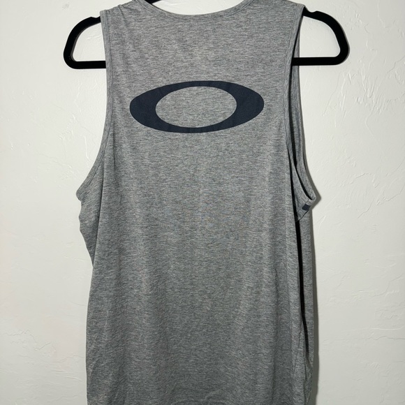 Oakley Hydrolix Size Large Tank Top Athletic Muscle Shirt Double-Sided - Picture 4 of 4